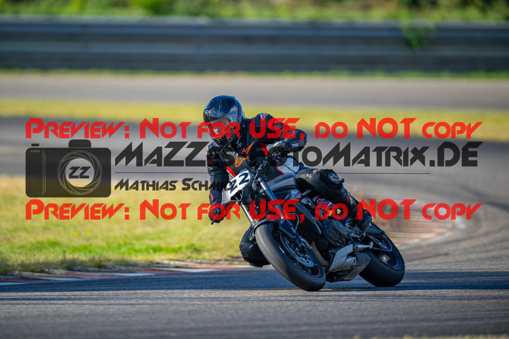 MaZZes-Fotomatrix-20260918-705084 | GELB