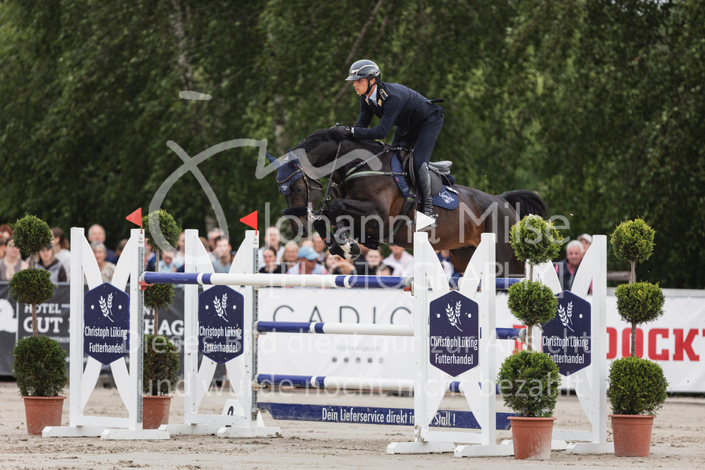 250601_MayDays_GP-540 | Deine schönsten Turniermomente als professionelle Fotos! Entdecke hochwertige Pferdesport-Fotografie im Online-Shop. Jetzt Fotos finden & bestellen!