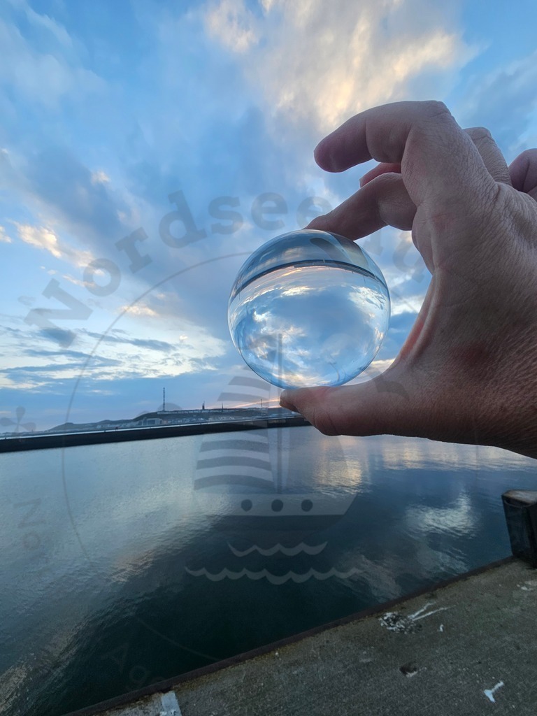 20240408_194507 | NordseeAuge zeigt ruhige Fotokunst von der Nordsee. Hochwertige Prints, Bilder und Motive mit Weite, Licht und Meer – für Zuhause oder als Geschenk. - Realisiert mit Pictrs.com