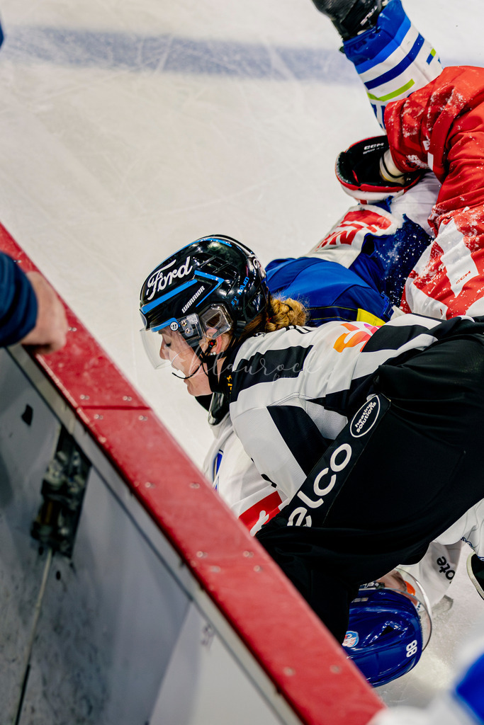 EHCB vs GCK 20260104-7117 | Sportbilder, Sportfotograf, Hochzeits- und Eventfotografin, Flugshows, Portraits und Tiershooting, Aviation, Downhill, Nationalleague, Swissleague, International