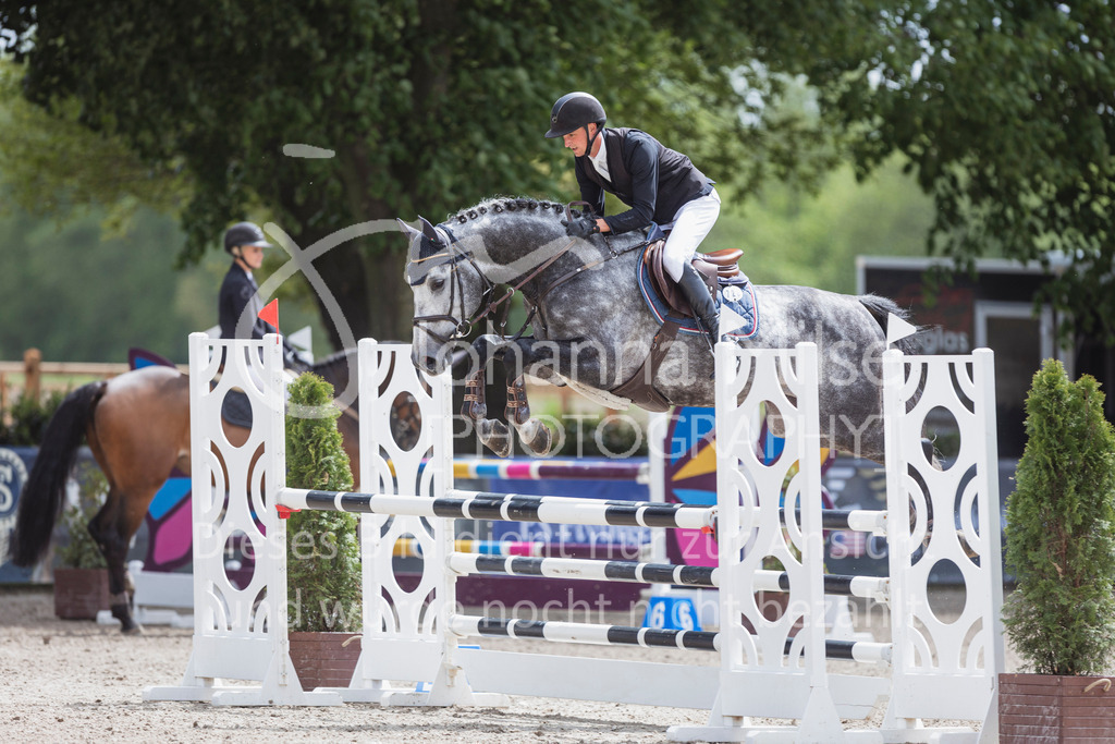 250506_Mühlen_SprPf-L1-368 | Deine schönsten Turniermomente als professionelle Fotos! Entdecke hochwertige Pferdesport-Fotografie im Online-Shop. Jetzt Fotos finden & bestellen!