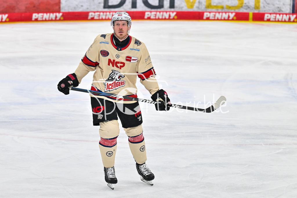 ERC Ingolstadt - Nuernberg Ice Tigers | im Bild ein enttaeuschter Ryan STOA (Nuernberg Ice Tigers 13) / Einzelfoto / Freisteller / DEL: ERC Ingolstadt - Nuernberg Ice Tigers, Saturn Arena am 21.03.2025