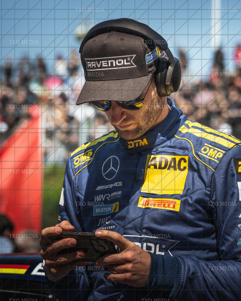 TXM06497 | Exklusive Motorsport-Fotografie aus Leipzig von TXO Media – für Rennfahrer, Teams & Sponsoren. Sausemuth liefert starke Bilder, die Emotion zeigen. Jetzt buchen & glänzen! - Realisiert mit Pictrs.com