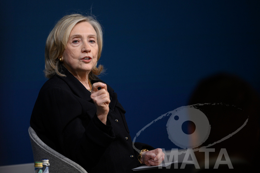 _DWI2725 | Die US-Politikerin Hillary Clinton auf der Veranstaltung Bridging Scholarship and Statecraft im Rahmen der Münchner Sicherheitskonferenz 2026. München, 13.02.2026 Bayern Deutschland  - Realisiert mit Pictrs.com