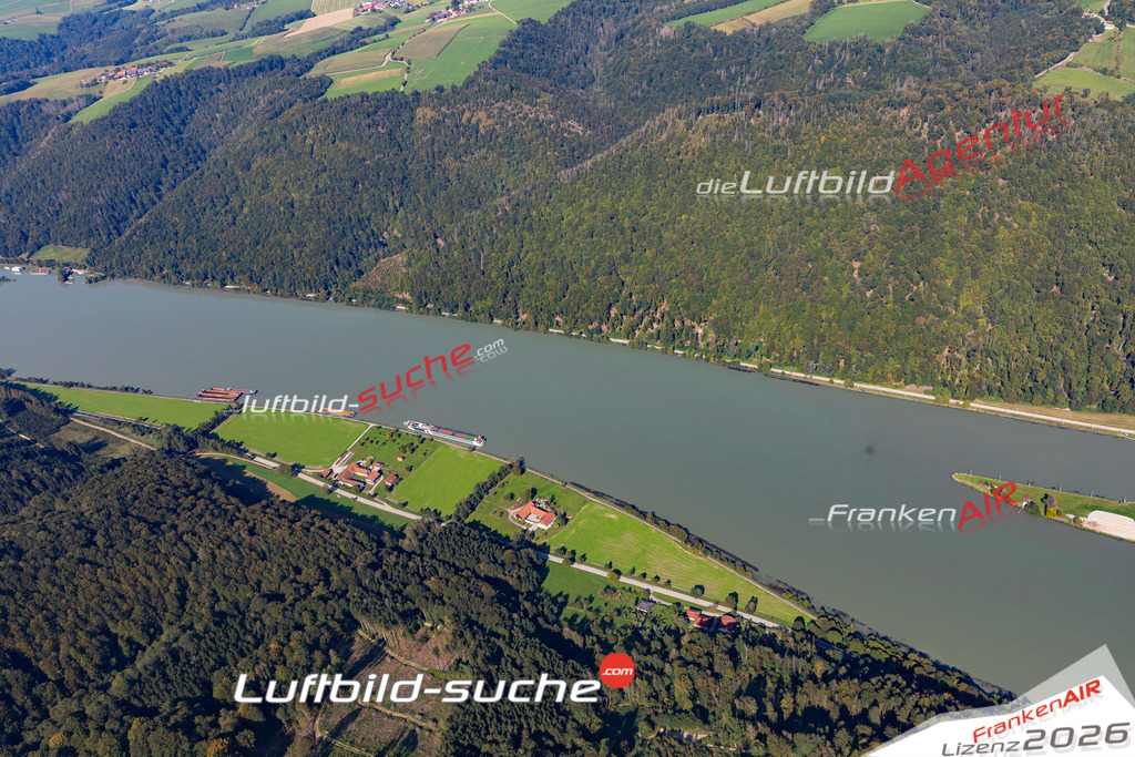 Die Luftbildaufnahme roning -  wurde 2020 mittels Flugzeug (keine Drohne) erstellt. Perfekte Schärfe und Druck- Ergebnisse- Garantiert!