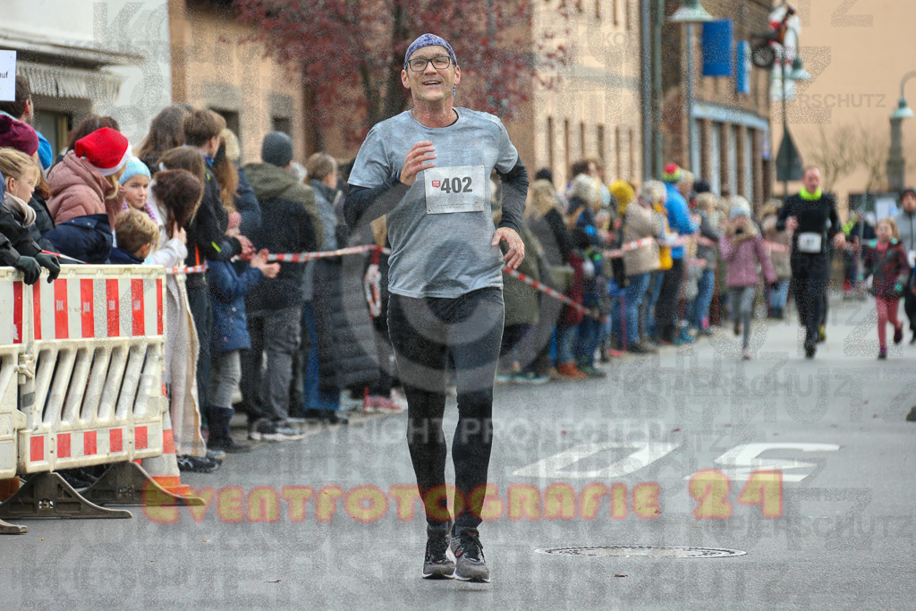 221127_1220_EX1_2482 | Sportfotografie im Rhein-Sieg Kreis, Köln, Bonn, NRW, Rheinland Pfalz, Hessen, etc. Unser Tätigkeitsfeld umfasst den Laufsport vom Volkslauf über den Marathon, Duathlon, Triathon bis zum Ultralauf wie Kölnpfad Ultra oder Schindertrail.