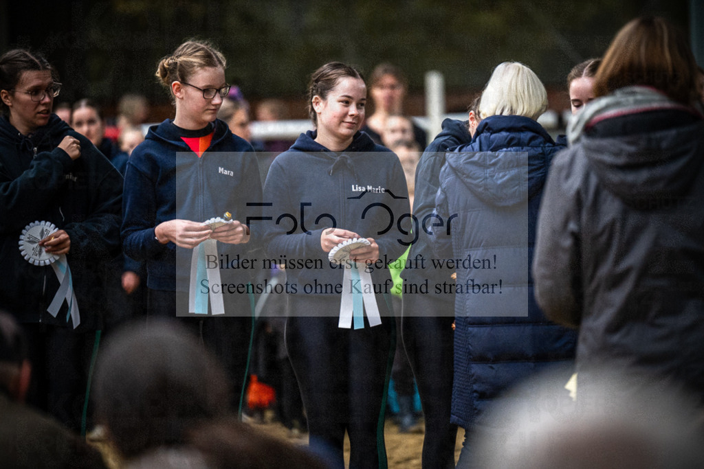 DOS_0120 | Entdecke hochwertige Reitturnierfotos von Foto Oger. Professionell, emotional und authentisch – jetzt Lieblingsmomente im Shop bestellen.Deutschlandweite Turnierfotografie. - Realisiert mit Pictrs.com