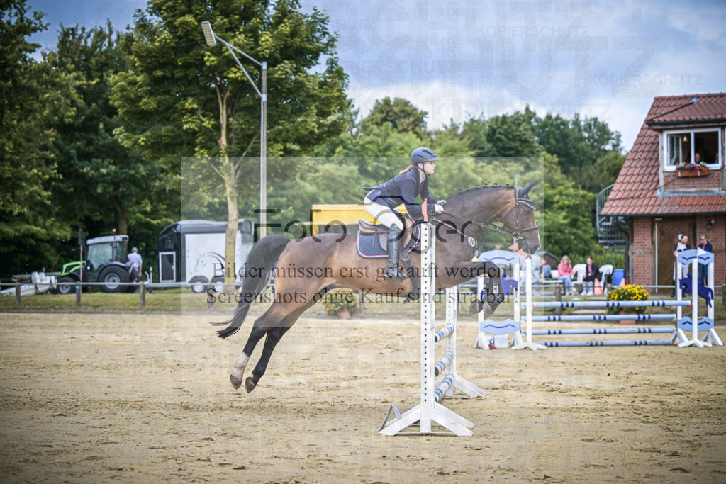 DOS_3679 | Entdecke hochwertige Reitturnierfotos von Foto Oger. Professionell, emotional und authentisch – jetzt Lieblingsmomente im Shop bestellen.Deutschlandweite Turnierfotografie. - Realisiert mit Pictrs.com