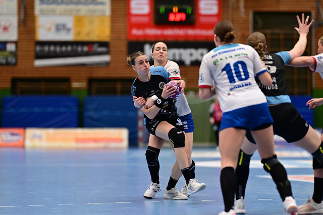 Handball I Frauen I Saison 2024-2025 I 1. HBF I 19. Spieltag I Buxtehuder SV - HSG Blomberg-Lippe I 24860 | Der Sportfotograf. - Realisiert mit Pictrs.com