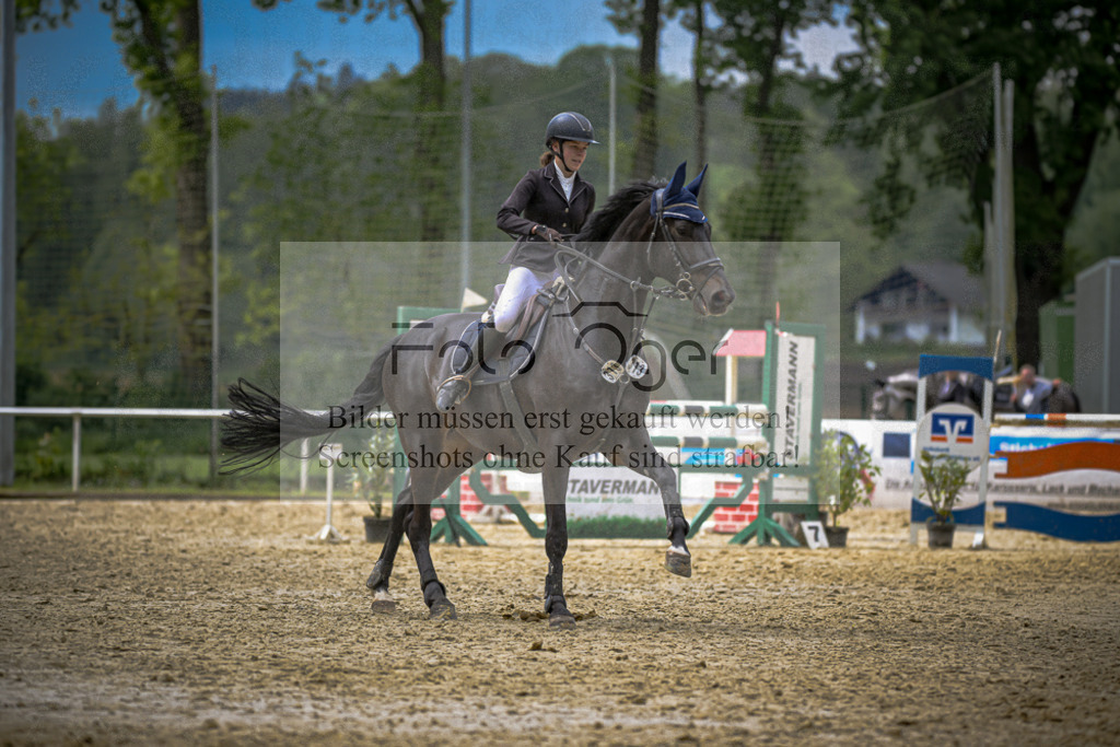 20240505-DOS_1534 | Entdecke hochwertige Reitturnierfotos von Foto Oger. Professionell, emotional und authentisch – jetzt Lieblingsmomente im Shop bestellen.Deutschlandweite Turnierfotografie. - Realisiert mit Pictrs.com