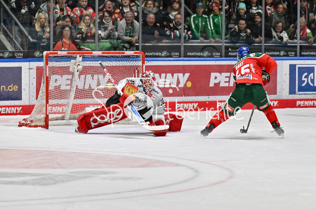 Augsburger Panther - Kölner Haie | Mirko PANTKOWSKI (KEC #30) kann in dieser Szene den Treffer von Jason BAST (Augsburger Panther #45) nicht verhindern / Siegtreffer / DEL: Augsburger Panther - Kölner Haie, Curt Frenzel Stadion am 29.09.2024