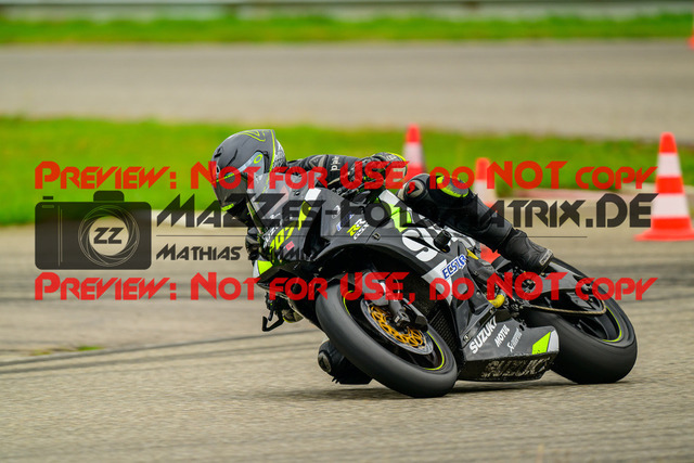 MaZZes_Fotomatrix_20241003_6007705_2102-2 | ROT