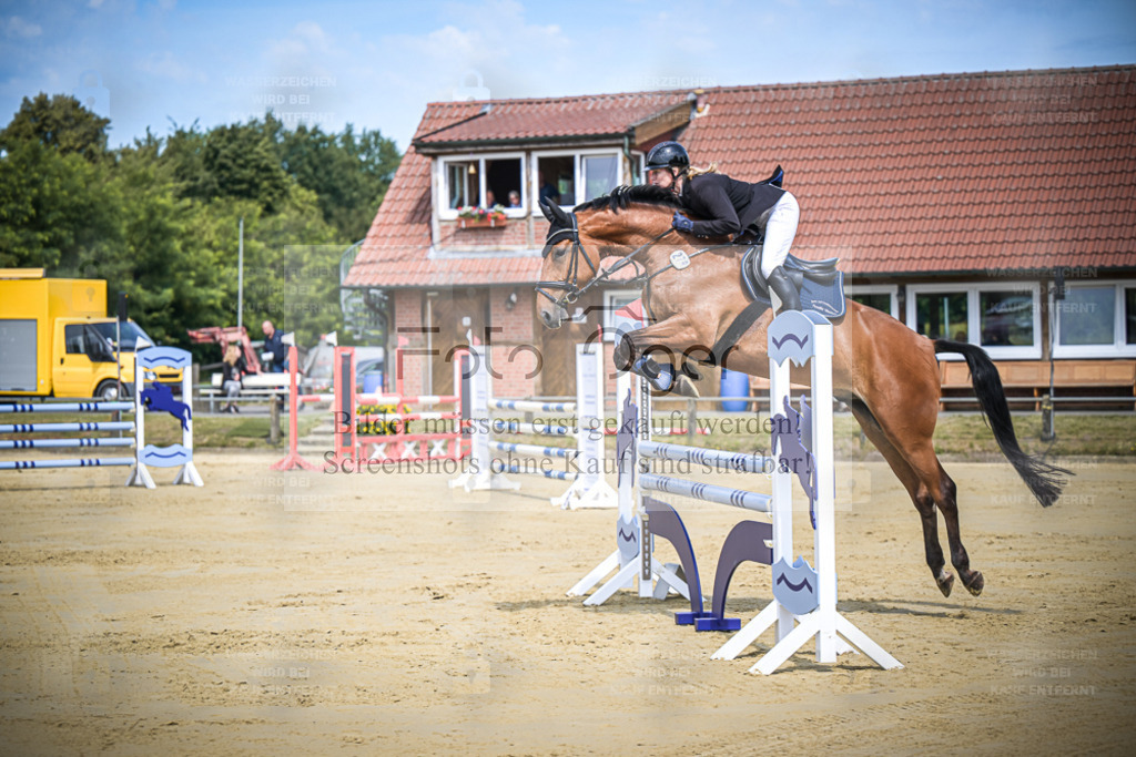 DOS_7185 | Entdecke hochwertige Reitturnierfotos von Foto Oger. Professionell, emotional und authentisch – jetzt Lieblingsmomente im Shop bestellen. - Realisiert mit Pictrs.com