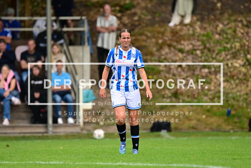 Fußball I Frauen I Saison 2025-2026 I Testspiel I Hamburger SV - SC Heerenveen I 05281 | Der Sportfotograf. - Realized with Pictrs.com
