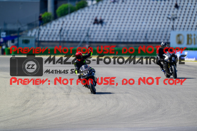 MaZZes_FotoMatrix_240615_6007705_4788 | GELB