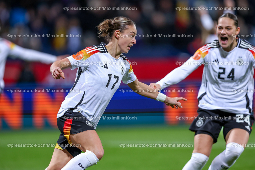 DFB02122401065 | 02.12.2024, Fußball Länderspiel Frauen, Deutschland - Italien, Vonovia-Ruhrstadion Bochum, Saison 2024 2025: Torjubel nach dem 1:1 Tor durch Felicitas Rauch (GER #17)DFB regulations prohibit any use of photographs as image sequences and or quasi-video.