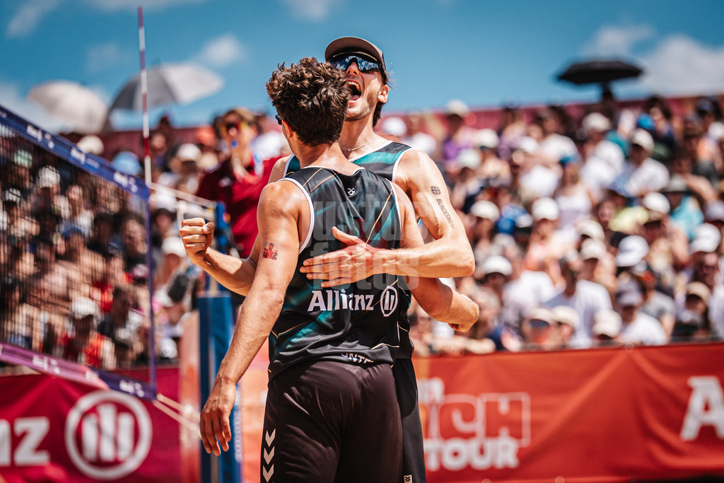 Beachvolleyball | Männer | Allianz German Beach Tour 2025 | Tourstop München | 13.07.2025 | v.l. Lui Wüst und Paul Henning jubeln