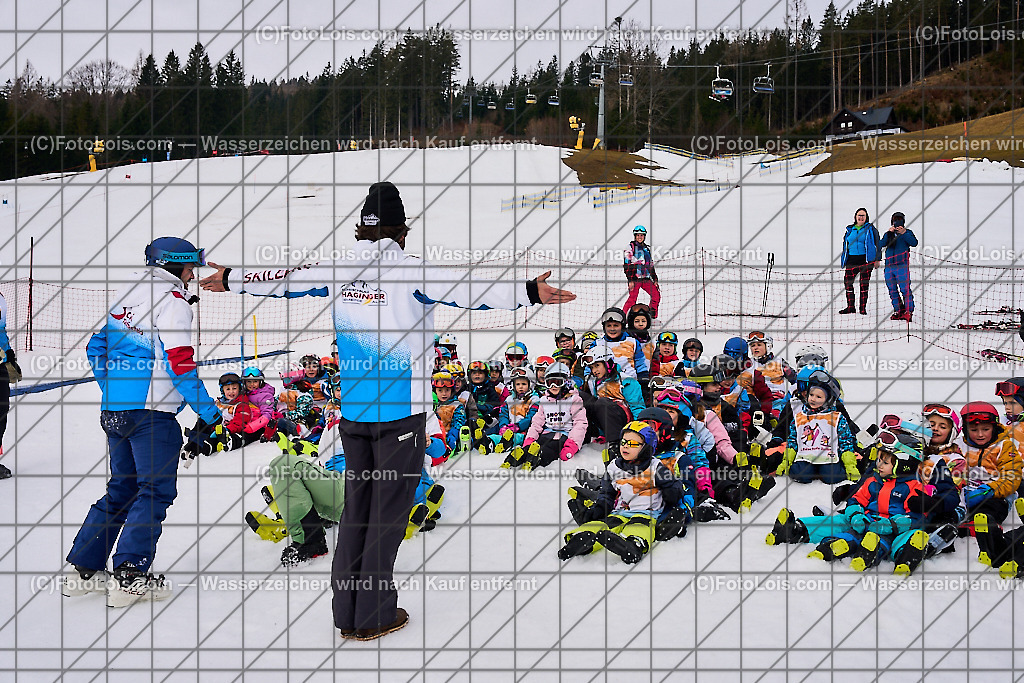 ALP5274_Schischule Haginger_gemeinsame Auswaermuebungen | (C)FotoLois.com, Alois Spandl. Schischule Haginger, Semesterkurs-Abschlusstag mit Rennlaufbewerb, Fr 9. Februar 2024.