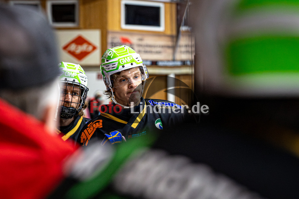 Peißenberg MINERS gegen EHC Königsbrunn LÖWEN | Eishockey Bayernliga 2025/26 Viertelfinale Spiel 4, Peißenberg MINERS gegen EHC Königsbrunn LÖWEN, 20260215,Enttäuscht nach Gegentreffer,2026-02-15 in Peißenberg (flatbuy Arena Peißenberg), Moritz BIRKNER (MINERS 95), Ryan MURPHY (MINERS 15)Copyright: WolfgangxLindner www.foto-lindner.de