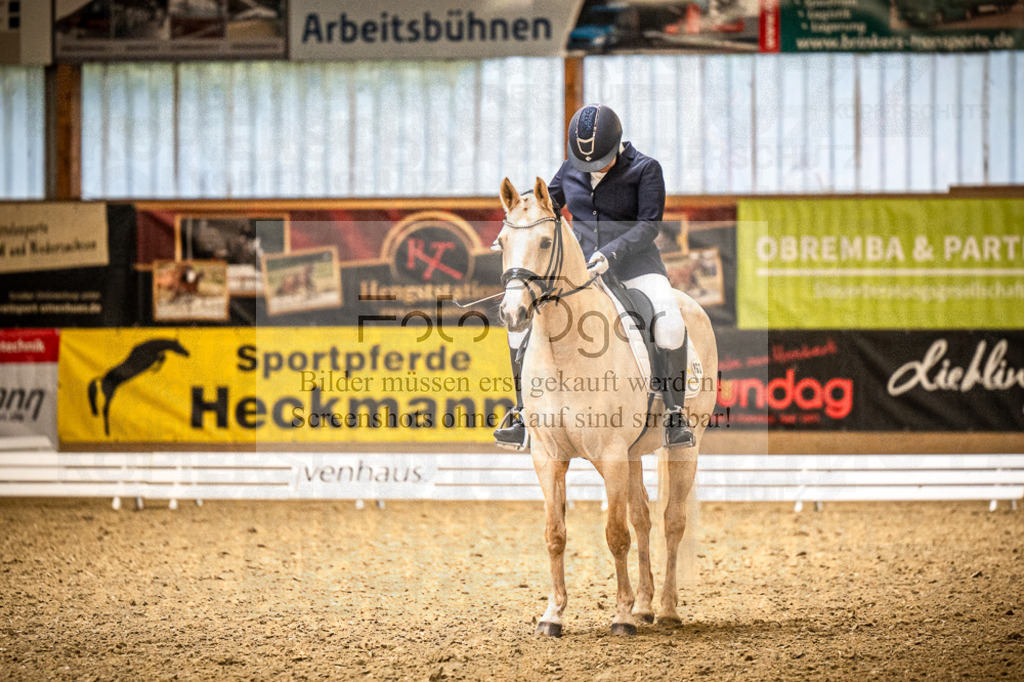 DOS_3763 | Entdecke hochwertige Reitturnierfotos von Foto Oger. Professionell, emotional und authentisch – jetzt Lieblingsmomente im Shop bestellen.Deutschlandweite Turnierfotografie. - Realisiert mit Pictrs.com