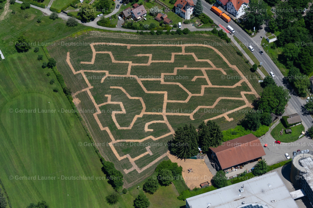 4031452 | LINDAU (BODENSEE) 12.06.2020 Irrgarten - Labyrinth des Lindauer Maislabyrinth in Lindau (Bodensee) am Bodensee im Bundesland Bayern, Deutschland. // Maze - Labyrinth on of Lindauer Maislabyrinth in Lindau (Bodensee) at Bodensee in the state Bavaria, Germany. Foto: Gerhard Launer