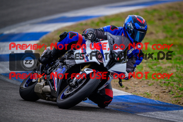 MaZZes_Fotomatrix_20250421_6007705_6492 | ROT