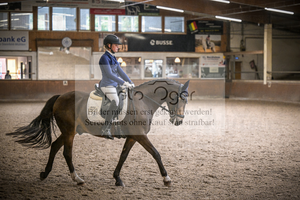DOS_1333 | Entdecke hochwertige Reitturnierfotos von Foto Oger. Professionell, emotional und authentisch – jetzt Lieblingsmomente im Shop bestellen.Deutschlandweite Turnierfotografie. - Realisiert mit Pictrs.com