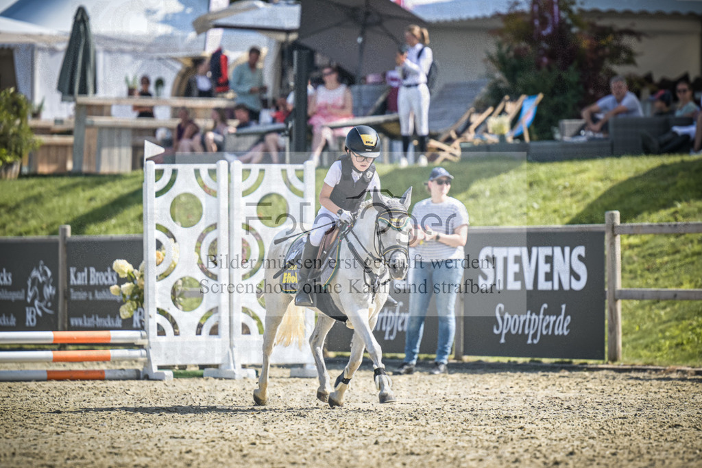 DOS_0519 | Entdecke hochwertige Reitturnierfotos von Foto Oger. Professionell, emotional und authentisch – jetzt Lieblingsmomente im Shop bestellen. - Realisiert mit Pictrs.com