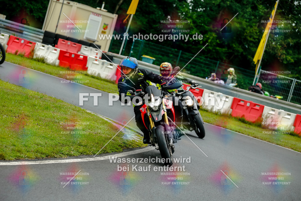 VBK-3624 | Hier findet Ihr Bilder von Touristenfahrten auf der Nürburgring Nordschleife oder von anderen Veranstaltungen die ich besucht habe. Viel Spass beim Durch Schauen 