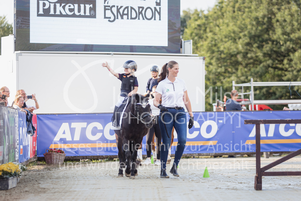 230728_BHO_Showprogramm-509 | Deine schönsten Turniermomente als professionelle Fotos! Entdecke hochwertige Pferdesport-Fotografie im Online-Shop. Jetzt Fotos finden & bestellen!