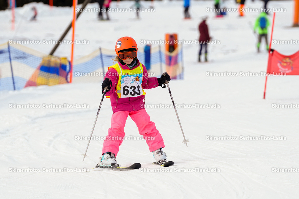 SRF_02.01.2026_1111 | Skirennfotos,Serfaus,Fiss,Ladis,Kinderskirennen,Winter,Tirol,Oberland,skirace,SFL,feelfree,weil wir's genießen,ski,Ski,skifahren,Sonnenplateau, - Realisiert mit Pictrs.com