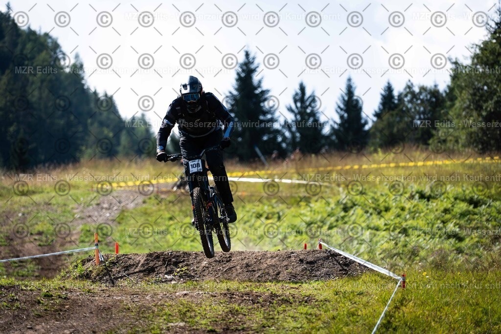 x-153 | mzredits - Realisiert mit Pictrs.com