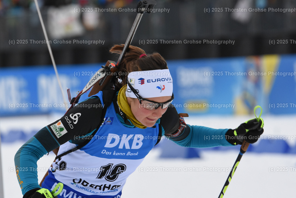 IBU WC Biathlon Oberhof 2018 | BRAISAZ Justine (FRA) beim Start; IBU WC Biathlon Oberhof 2018, 7.5 km Sprint Frauen am 04.01.2018 in der DKB Ski Arena in Oberhof, (Deutschland) - Realisiert mit Pictrs.com