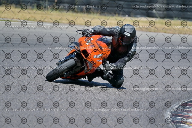 25bt04-0638 | markuskiefer.com - Realisiert mit Pictrs.com