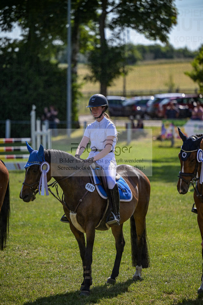 Reitturnier Voxtrup | Entdecke hochwertige Reitturnierfotos von Foto Oger. Professionell, emotional und authentisch – jetzt Lieblingsmomente im Shop bestellen.Deutschlandweite Turnierfotografie. - Realisiert mit Pictrs.com