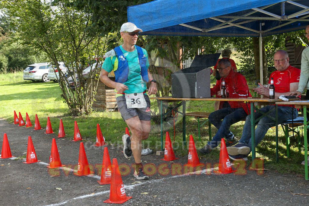 230826_1634_EX1_1592 | Sportfotografie im Rhein-Sieg Kreis, Köln, Bonn, NRW, Rheinland Pfalz, Hessen, etc. Unser Tätigkeitsfeld umfasst den Laufsport vom Volkslauf über den Marathon, Duathlon, Triathon bis zum Ultralauf wie Kölnpfad Ultra oder Schindertrail.