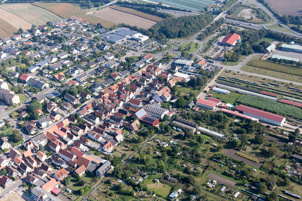 Luftbild: Verlauf der Straßenführung Rheinstraße in Kandel im Bundesland Rheinland-Pfalz in Deutschland. Foto: IMG_094965.jpg vom 24.09.2016 durch Werner Riehm/FLY-FOTO.de