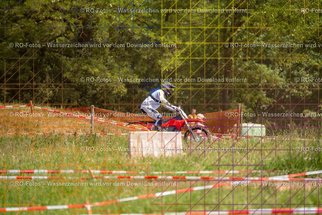 Wolfshausen 5 Lauf -122 | Sportfotografie von RO-Fotos: Motorsport, Motocross, Enduro, Laufveranstaltungen und Triathlon. Professionelle Fotos von Sportlern und Events. - Realisiert mit Pictrs.com
