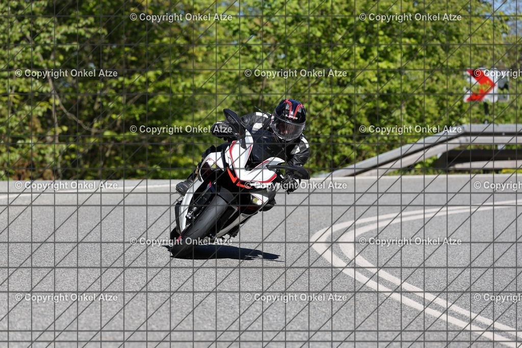 IMG_9170 | Fotograf am Kyffhäuser. Onkel Atze. Kyffhäuser Rennstrecke. Café36. Motorsportfotografie. - Realisiert mit Pictrs.com