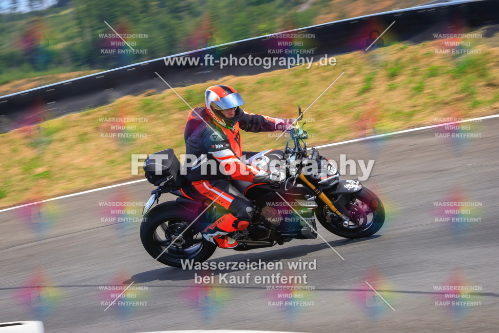 _DSK2650 | Hier findet Ihr Bilder von Touristenfahrten auf der Nürburgring Nordschleife oder von anderen Veranstaltungen die ich besucht habe. Viel Spass beim Durch Schauen 