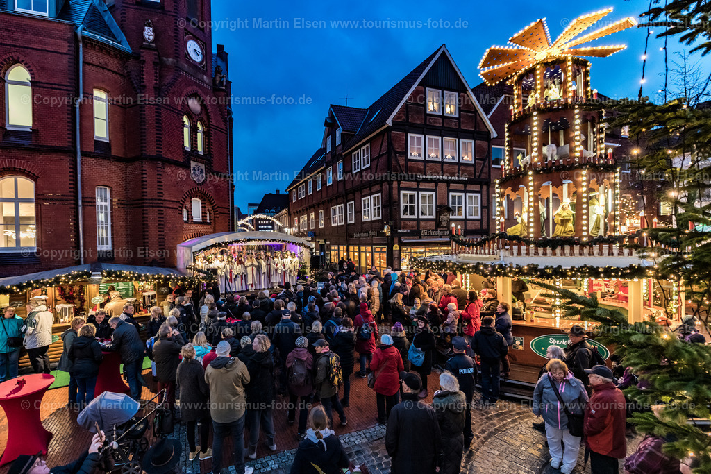 Stade_Lucia Schwedische Lichter Königin 2018 Pferdemarkt_ELS_5287071218 | Fotos aus den Touristenorten aus Norddeutschland. - Realisiert mit Pictrs.com