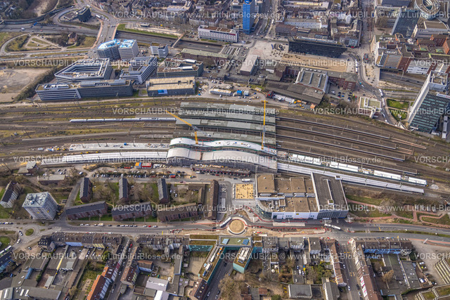 Duisburg240303882 | Luftbild, Hauptbahnhof Hbf Großbaustelle mit Neubau Gleishalle und Bahnhofsvorplatz Ost, neuer Kreisverkehr, Dellviertel, Duisburg, Ruhrgebiet, Nordrhein-Westfalen, Deutschland, Duisburg-S