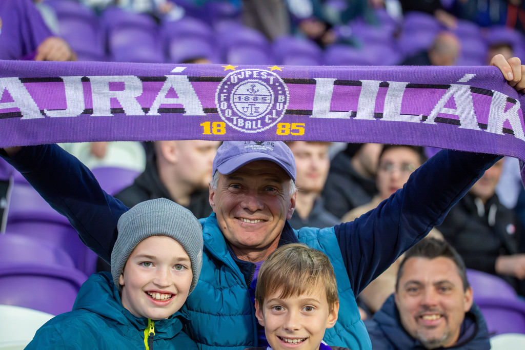 Fußball NB I. (Ungarn) Saison 2024/25, 32. Spieltag: Újpest FC gegen Nyíregyháza Spartacus***Fans voller Vorfreude auf das Spiel | Fußball NB I. (Ungarn) Saison 2024/25, 32. Spieltag: Újpest FC gegen Nyíregyháza Spartacus***Fans voller Vorfreude auf das Spiel - Realisiert mit Pictrs.com