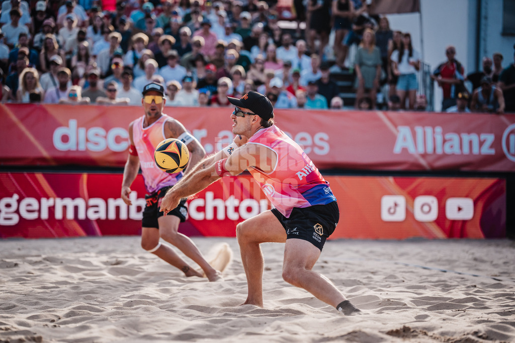 Beachvolleyball | Männer | Allianz German Beach Tour 2025 | Tourstop Berlin | 17.08.2025 | Moritz Pristauz nimmt den Ball an