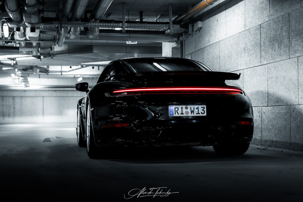 911 Turbo 992 | Entdecken Sie die faszinierende Welt von Alexander Tschuncky Arts: Kreative Fotografie, atemberaubende Automobilkunst und hochwertiger Bilderdruck. Lassen Sie sich inspirieren! - Realisiert mit Pictrs.com