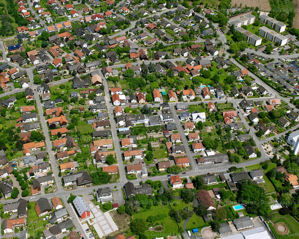 2626288 | GOLDSCHEUER 09.06.2006 Wohngebiet einer Einfamilienhaus- Siedlung  in Goldscheuer im Bundesland Baden-Württemberg, Deutschland // Single-family residential area of settlement  in Goldscheuer in the state Baden-Wuerttemberg, Germany Foto: Gerhard Launer