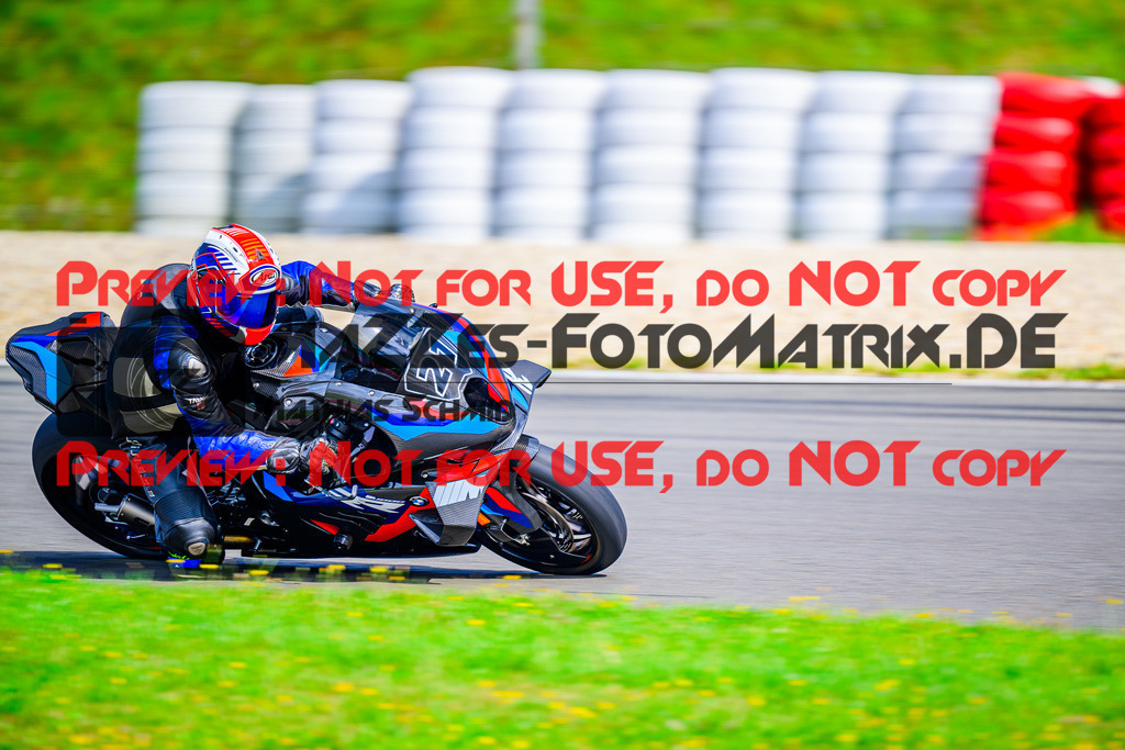 MaZZes_FotoMatrix_240910_6007705_8031 | GELB