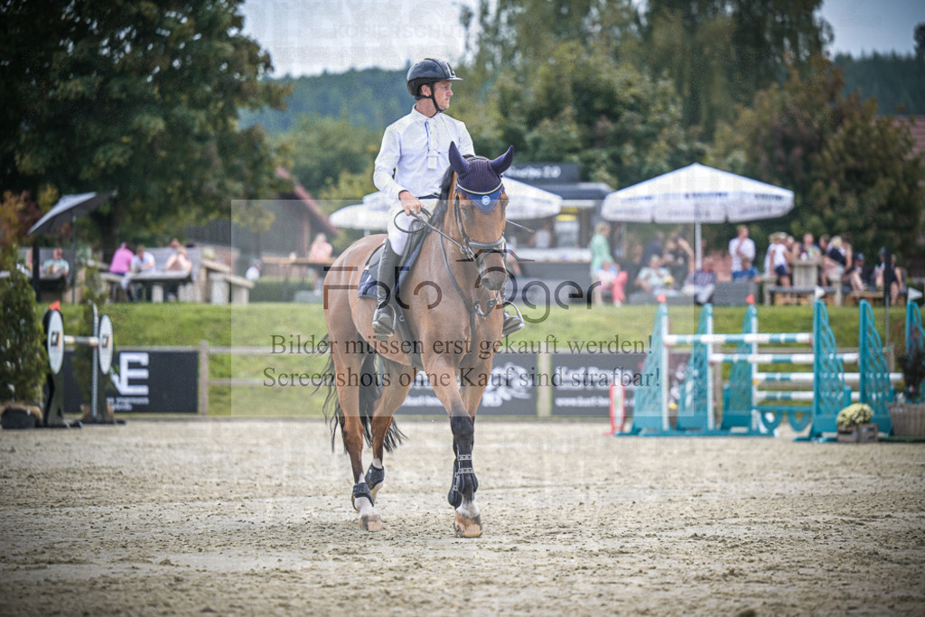DOS_1715 | Entdecke hochwertige Reitturnierfotos von Foto Oger. Professionell, emotional und authentisch – jetzt Lieblingsmomente im Shop bestellen.Deutschlandweite Turnierfotografie. - Realisiert mit Pictrs.com