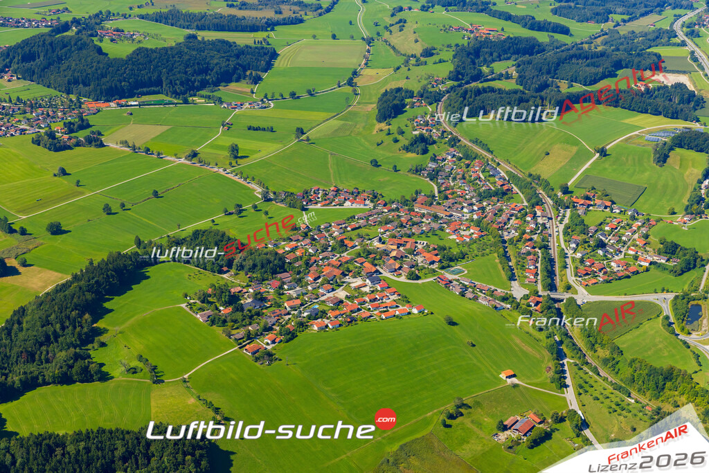 Luftaufnahme von Bernhaupten Bergen Bild- Das Luftbild wurde 2025 vom UL-Flugzeug heraus erstellt ( keine Drohne ) - Hochauflösende Luftaufnahme -Nicht vergleichbar mit Google Maps oder Satelittenbilder- Die Geschenkidee !Mit Lizenz und Bildrechte bestellbar