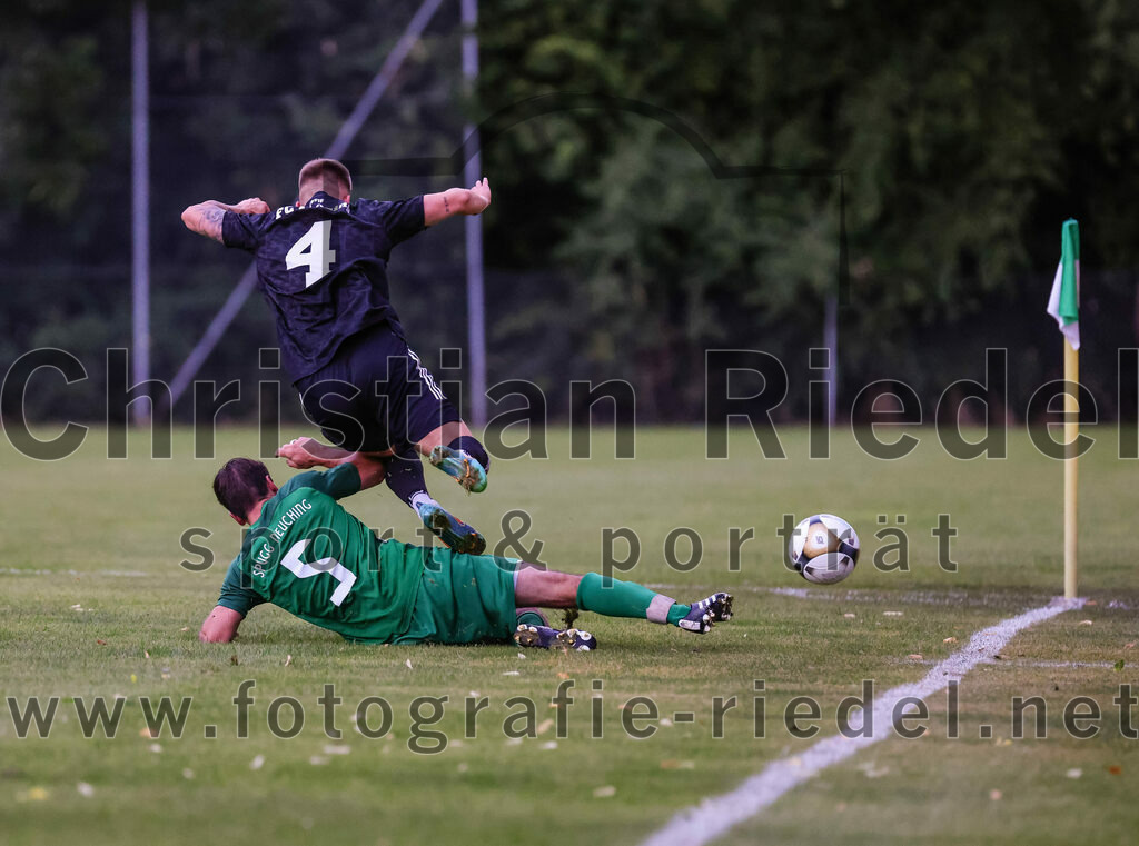 2023-07-25_075_SpVgg_Neuching_gegen_FC_Finsing | Neuching, Deutschland, 25.07.2023:
Fußball, A-Klasse 2023 / 2024, Toto Pokal, SpVgg Neuching gegen FC Finsing, Endergebnis: 2:4

Johann Schindlbeck (SpVgg Neuching, #5), Philipp Tholl (FC Finsing, #4)

Foto: Christian Riedel / fotografie-riedel.net